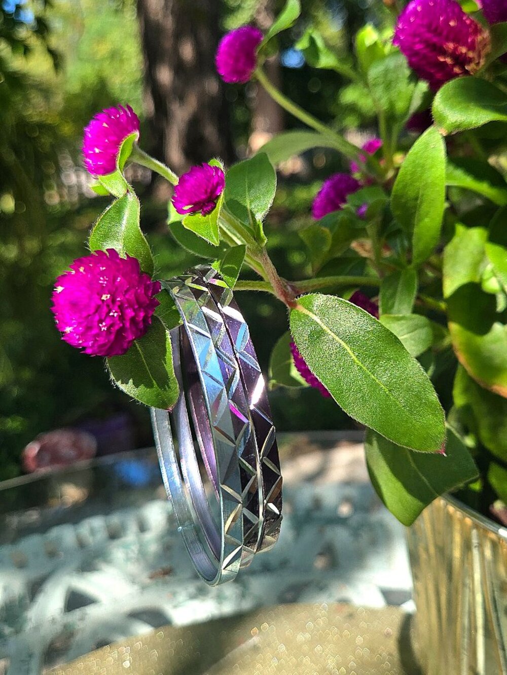 Exquisite metal bangles